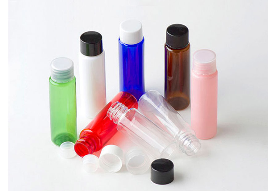 La couleur multi couvre durée de vie en plastique de matériel solide de volume des bouteilles 30ml de cosmétique la longue