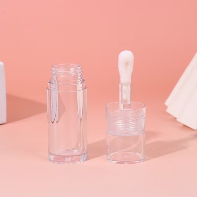 Matériau en plastique durable Type Tubes de rouge à lèvres pour les cosmétiques à haute luminosité 5ml Différents styles