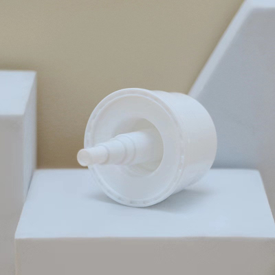 Pompes en plastique en PP 24/410 28/410 33/410 pour enlever le vernis à ongles avec couvercle à capuche