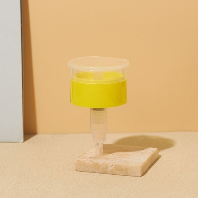 Fonction de pulvérisation 28/410 33/410 Dispensateur de vernis à ongles Flip Top, pompe à huile de décapage avec matériau PP