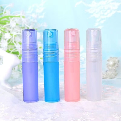 Bouteille de parfum en plastique noir transparent et vide de 100 ml avec couleur blanche