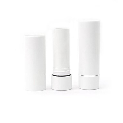 Boîte noire comprise Logo personnalisé Tube rouge à lèvres noir avec fermeture du bouchon à vis