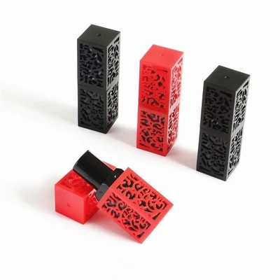 Container de baume à lèvres Logo personnalisé Maquillage cosmétique Boîtier de rouge à lèvres Tubes d'emballage