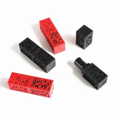 Container de baume à lèvres Logo personnalisé Maquillage cosmétique Boîtier de rouge à lèvres Tubes d'emballage