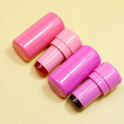 Tuyaux de baume à lèvres en plastique à couvercle à vis faciles à transporter et à sceller pour les emballages de récipients cosmétiques