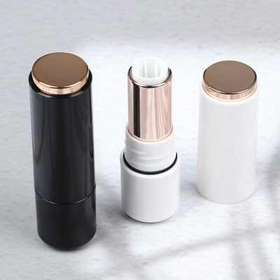 Toutes les couleurs de peau Lipsgloss Lips vides rouge à lèvres baignoire en plastique tube de baume à lèvres pour emballage cosmétique