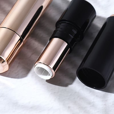 Toutes les couleurs de peau Lipsgloss Lips vides rouge à lèvres baignoire en plastique tube de baume à lèvres pour emballage cosmétique