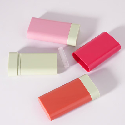 Bouteilles en plastique rétractables rotatives de différentes couleurs peuvent être utilisées pour la crème solaire et la crème pour le corps