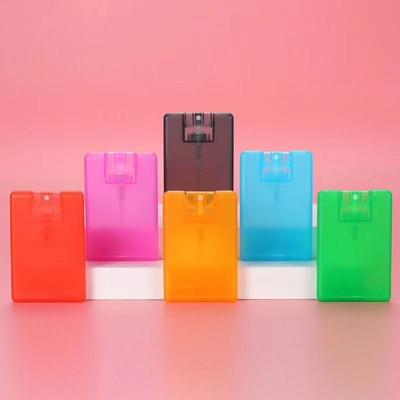 Vaporisateur de parfum en carte plastique portable de 20 ml avec prise en charge de plusieurs couleurs