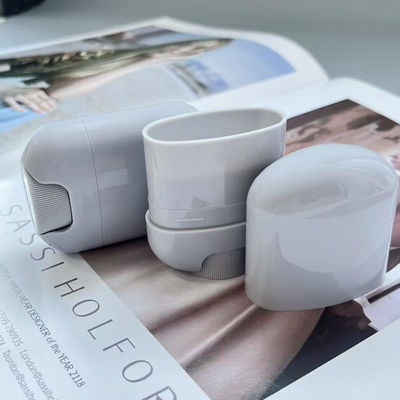 Contenant d'emballage plastique cosmétique à rotation réutilisable