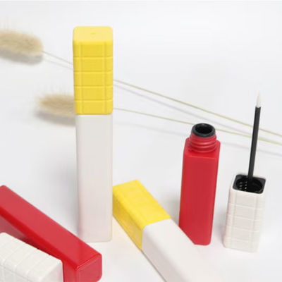 Tube de mascara, contenant cosmétique avec tête de brosse à mascara