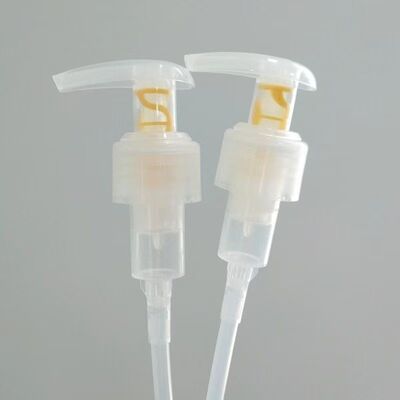 Pompes à lotion entièrement en plastique avec 24/410 24/415 28/410 28/415 Disponible en différentes tailles Utilisées pour les soins de la peau de plus grande taille