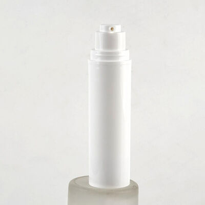 Bouteille de pompe cosmétique blanche sans air pour crème, lotion et sérum de soin de la peau