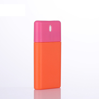 Spray de poche en plastique mini Parfum désinfectant pour les mains Bouteille de pulvérisateur de carte de crédit à l'épreuve des fuites et logo personnalisé