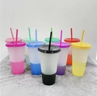 Plastique de la tasse 700ml 24oz de boissons de gradient de sens de la température avec Straw And Lid