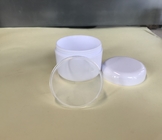 Pot en plastique cosmétique 100g de crème de soins de la peau avec le couvercle à visser