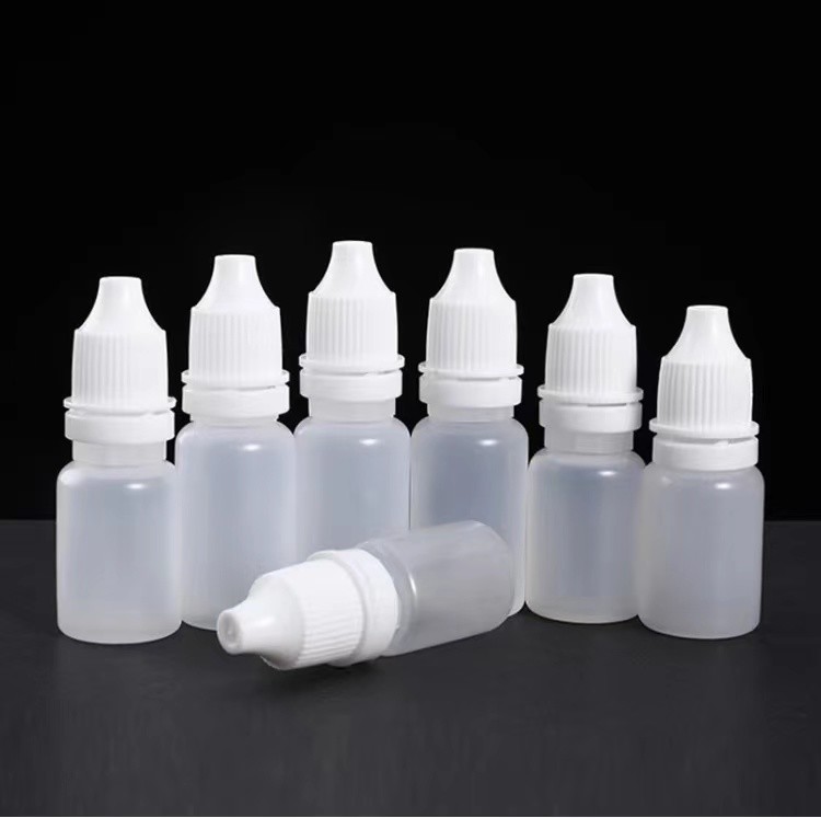 Le compte-gouttes liquide d'oeil comprimable en plastique vide met 10ml en bouteille 60ml 120ml