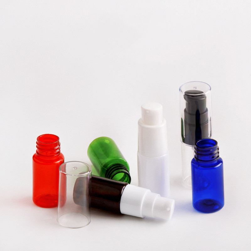 La pompe cosmétique de crème de traitement de base de pp a adapté en plastique aux besoins du client