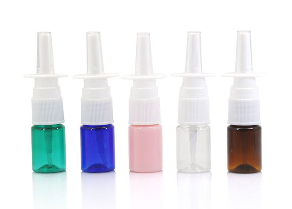 Capacité multi de bouteille en plastique colorée de jet avec le pulvérisateur blanc de brume